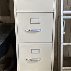 File cabinet 