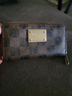 Michael Kor Walket medium size. $40.00 Firm Price! Pick Up Only 😊