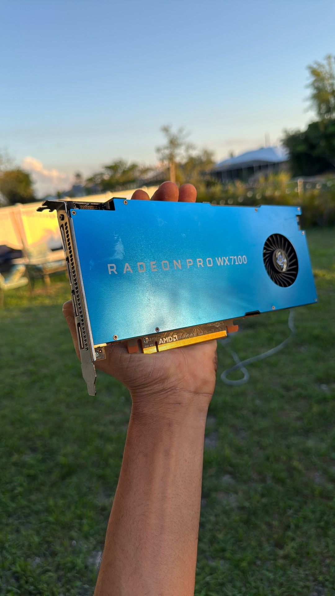 AMD Radeon Pro WX 7100 100-505826 8GB