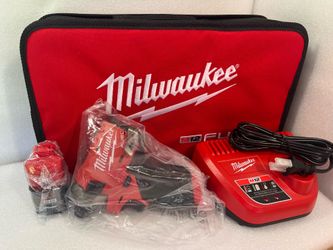 Milwaukee m12 surge impact driver kit