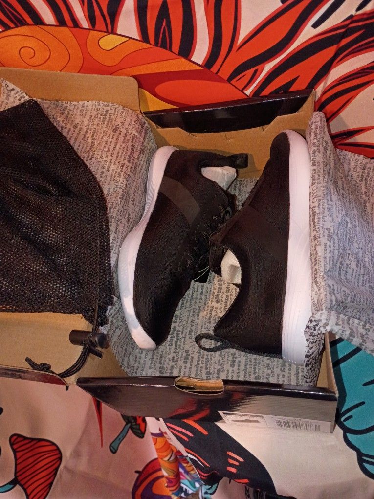 β¨ Pastry Studio Trainers β Size 5.5 Women β¨ 4youth