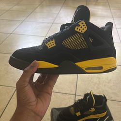 Air Jordan 4 Retro Thunder 2023
