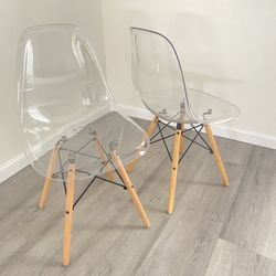 LeisureMod Dover Dining Side Chair With Wood Eiffel Base in Clear (Set Of Two)
