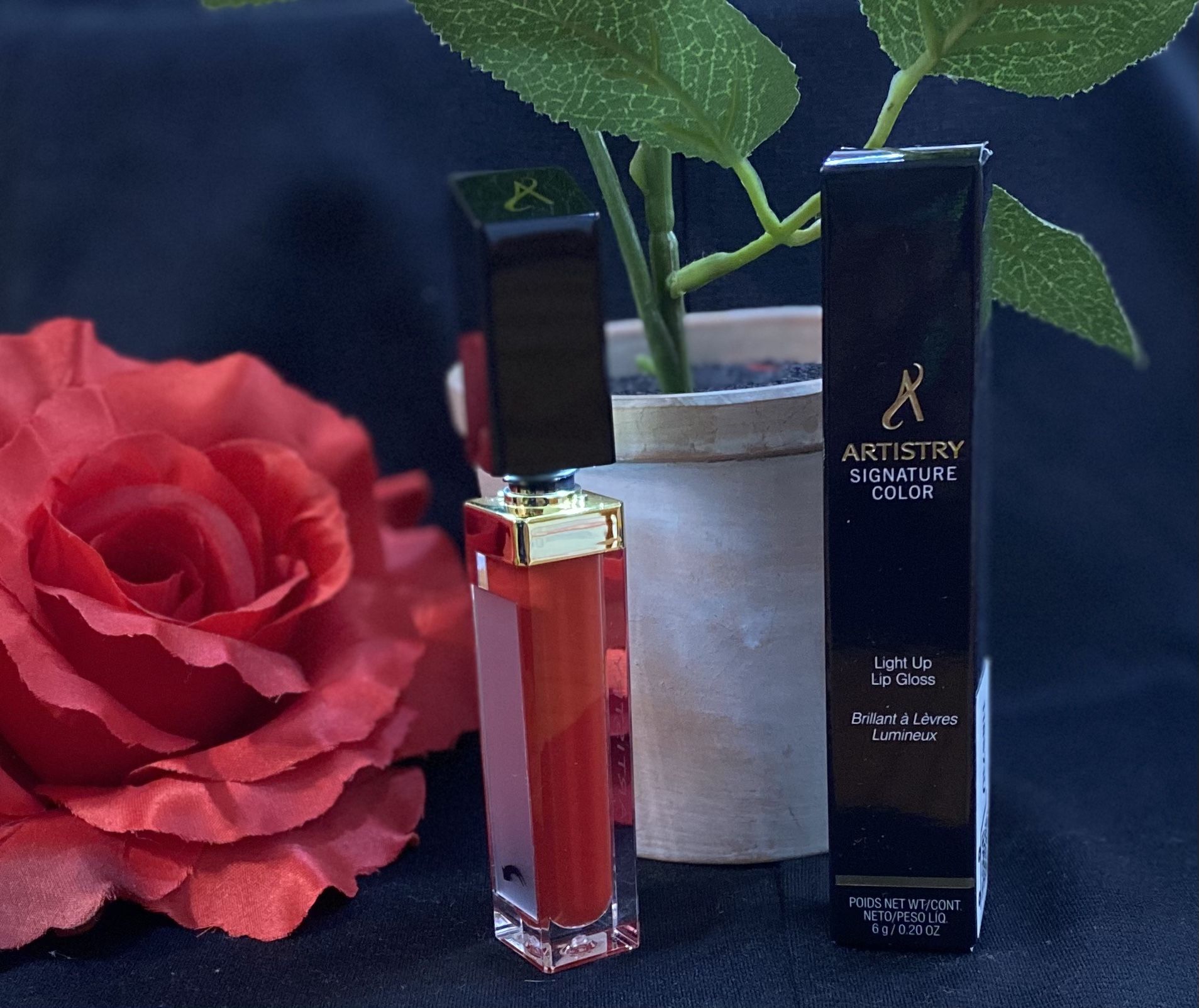 Artistry Light Up Lipgloss (Real Red)