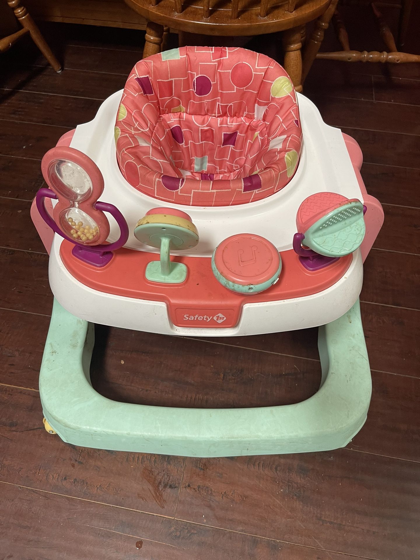 Lots Of Nice Girl Clothes Baby Clothes Shoes Jackets Toys Desks And Etc Need Gone!!!!