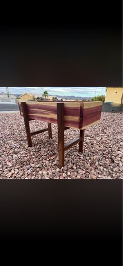 Cedar Planter