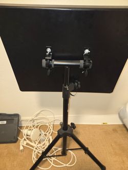 Sheet music stand