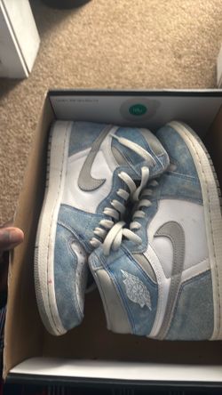 Air Jordan 1s Hyper Royal