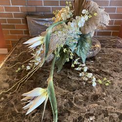 Dried Flower Arrangement 