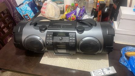 JVC BOOMBOX RADIO WOOFER SYSTEM