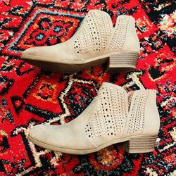 Big Kids Size 6 Ankle Boots 