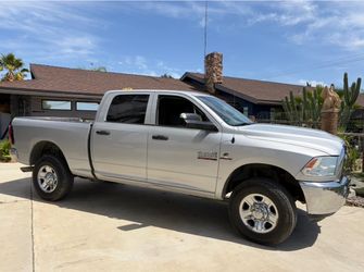 Only 46k miles 2018 Dodge Ram 2500 Cummins Diesel 4x4