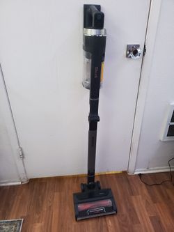 Shark Stratos Cordless Vacuum