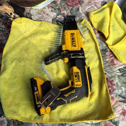 M20 Dewalt Drywall Screw Gun With Carriage And Excellent Condition. Xr Brushless.