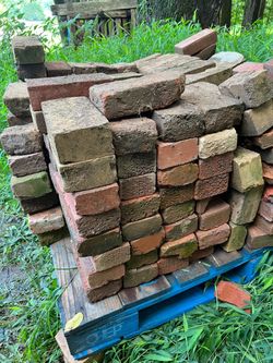 Lot of Used Reclaimed Red Bricks
