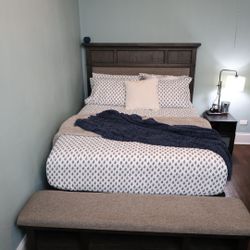 Victor Gray Queen-Size Bed Frame