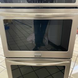 Frigidaire Gallery Wall Double Convection Electric Oven