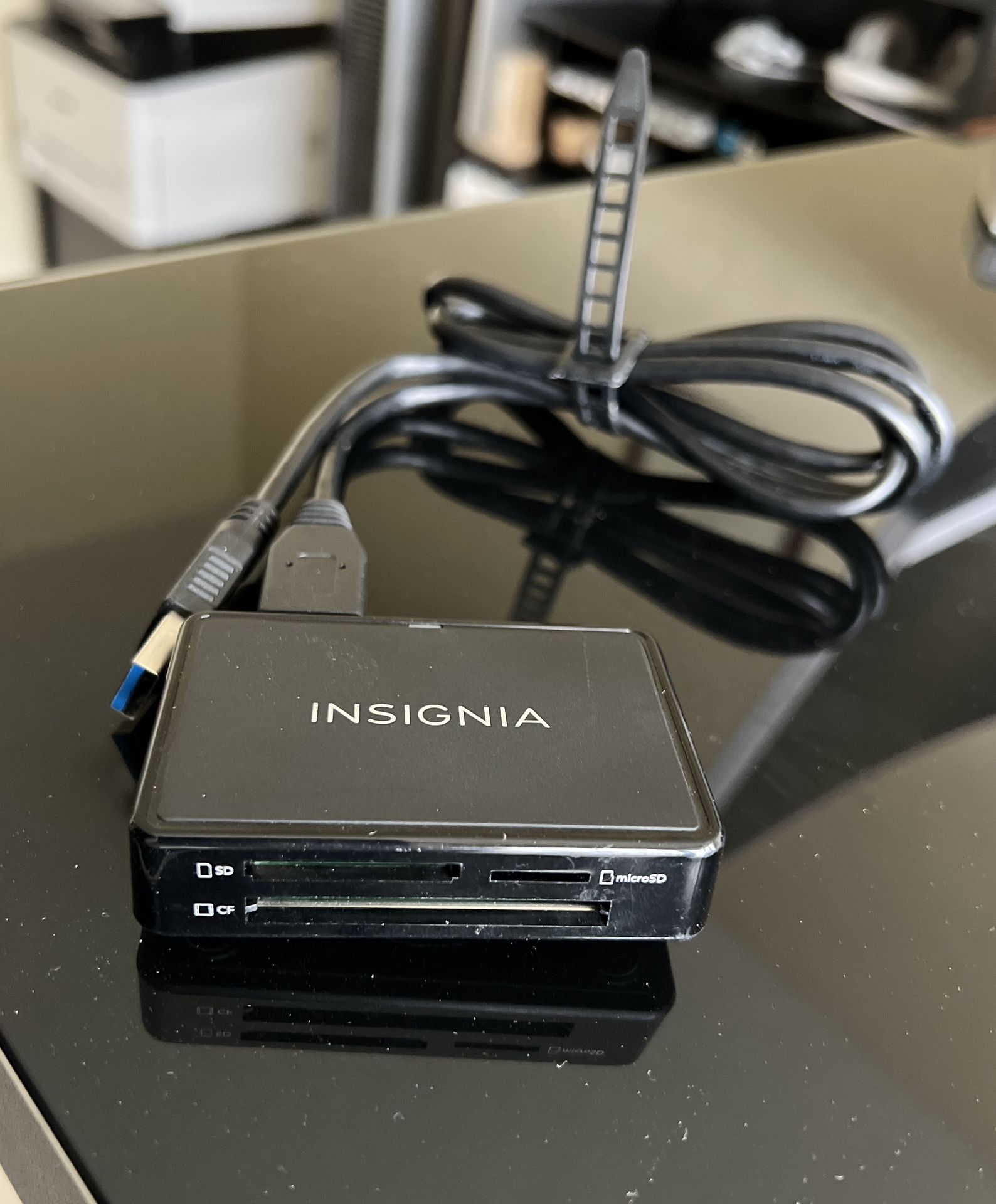 Insignia USB 3.0 Compact Flash, SD, and Micro SD Card Reader
