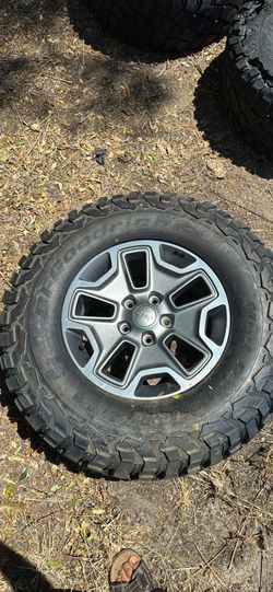 Brand new jeep rubicon spare