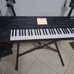 Korg i30 Keyboard – Oriental & Mediterranean Styles/Sounds – Great Condition