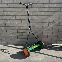 Manual lawn mower - Scott's Elite 16"