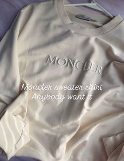 Moncler sweater SIZE M