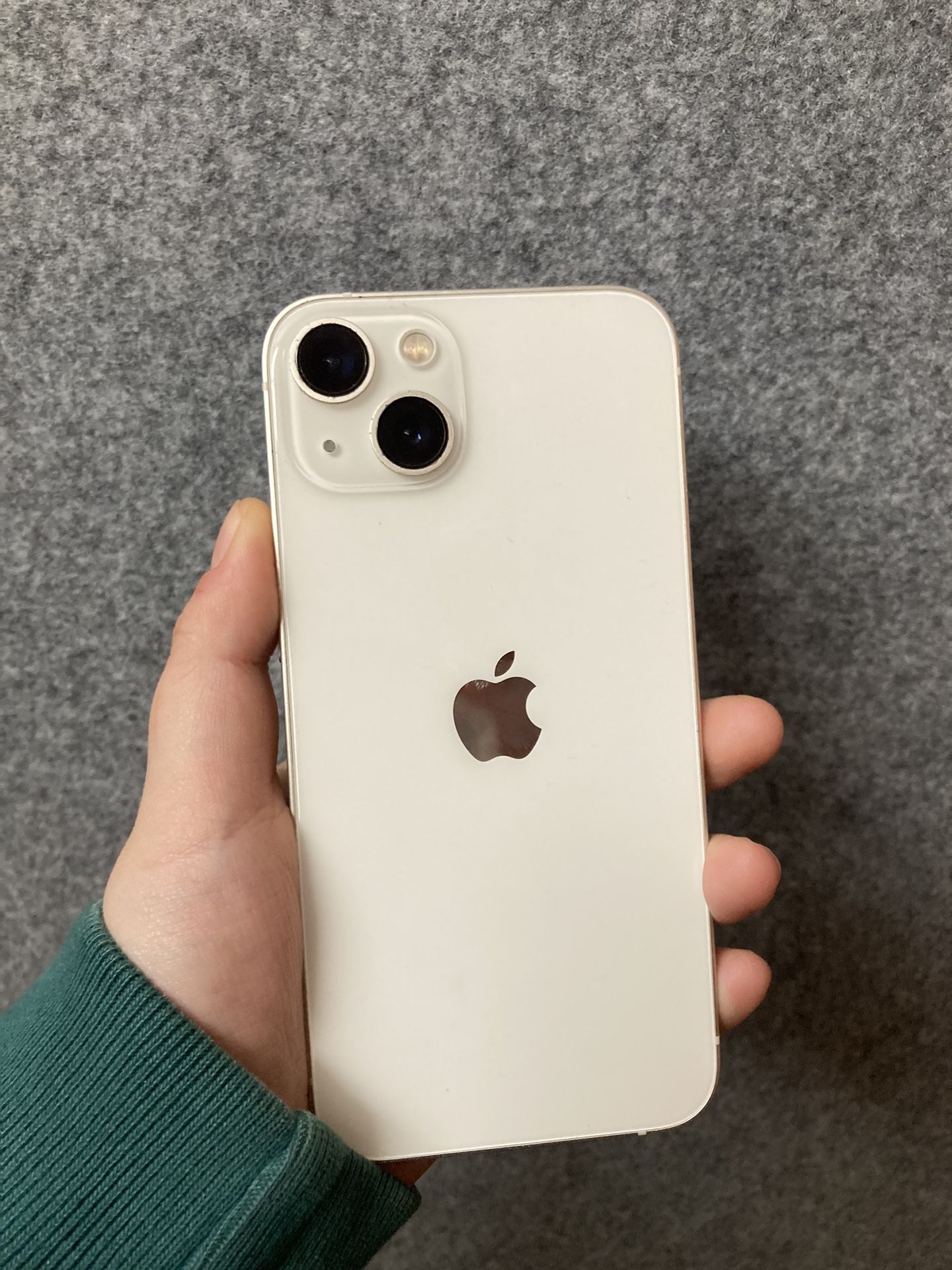 Factory Unlocked Iphone 13 128 gb comes with store warranty