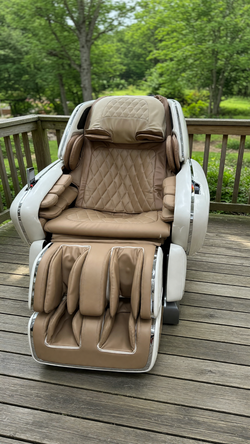 2024 Ocho M8 Massage Chair – Like New, 375 lb Capacity - Dallas, TX