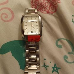 Fossil watch ( Needs a Battery )