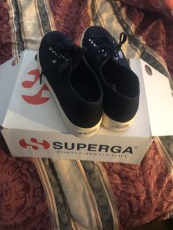 Size 9,5 ladie man (8) superga