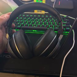 Headphones 