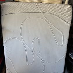 Queen Mattress And Boxspring 