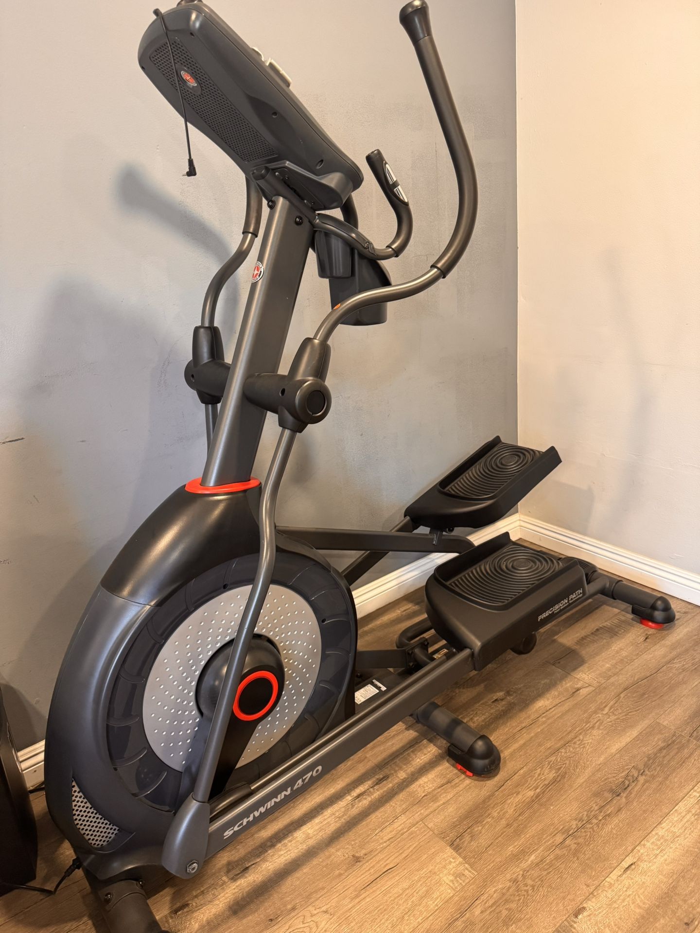 Schwinn 470 Elliptical