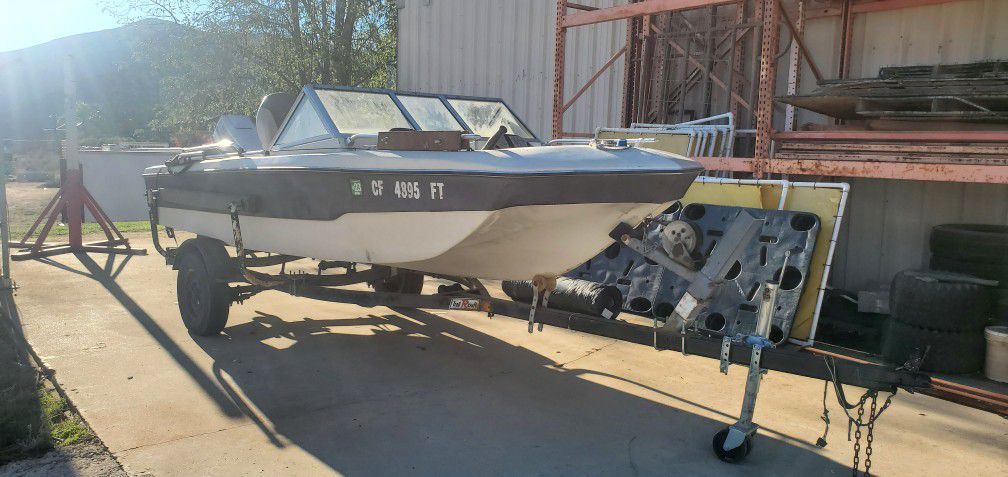 1976 Ranger Bass Boat