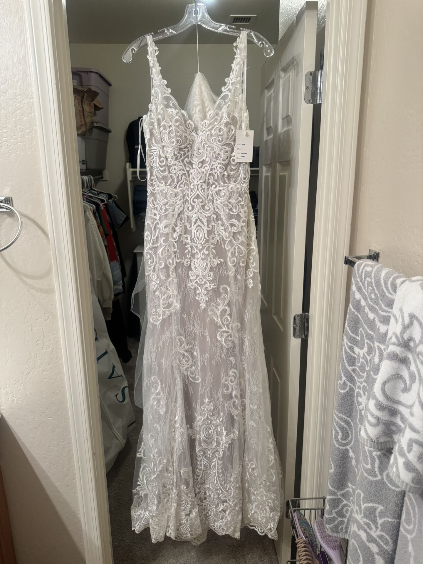 Brand New Brilliant Bridal Wedding Dress