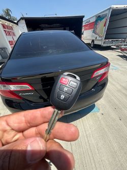 Llaves de autos / car keys and remotes