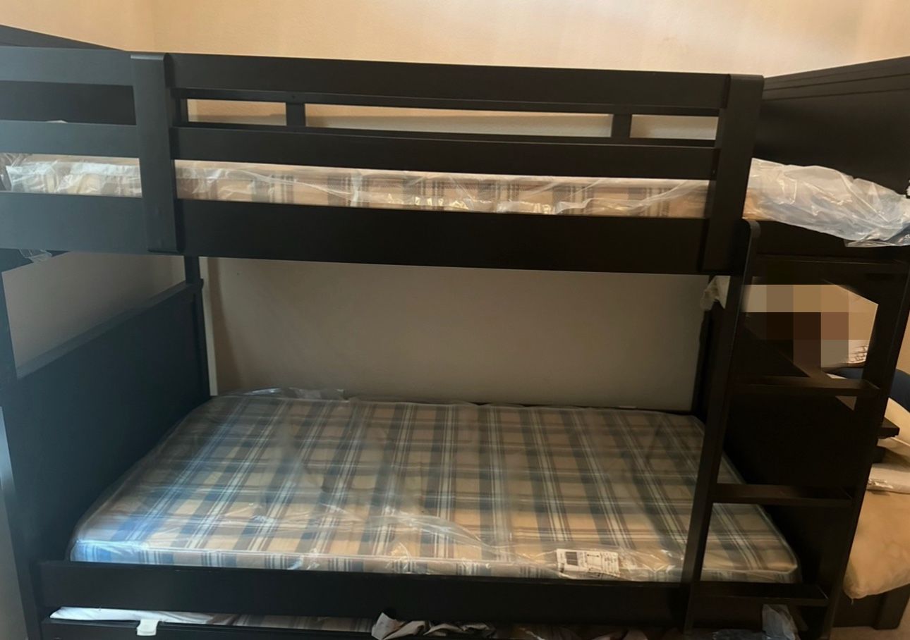 Bunk Bed With Trundle 