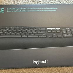 Logitech MK850 Performance Wireless Keyboard and Mouse Combo.