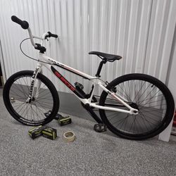 2013 SE Racing Floval Flyer 24" BMX