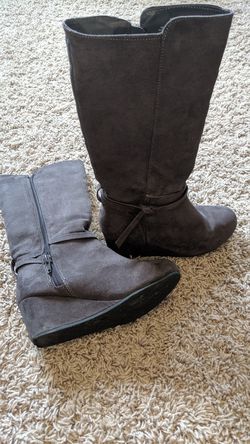 Girls size 13 zip up boots