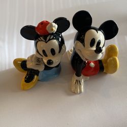 Mickey And Minnie Salt And Pepper Shakers Disney 