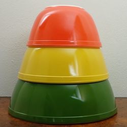 Vintage Pyrex "Reverse Primary" 3 Bowl Set