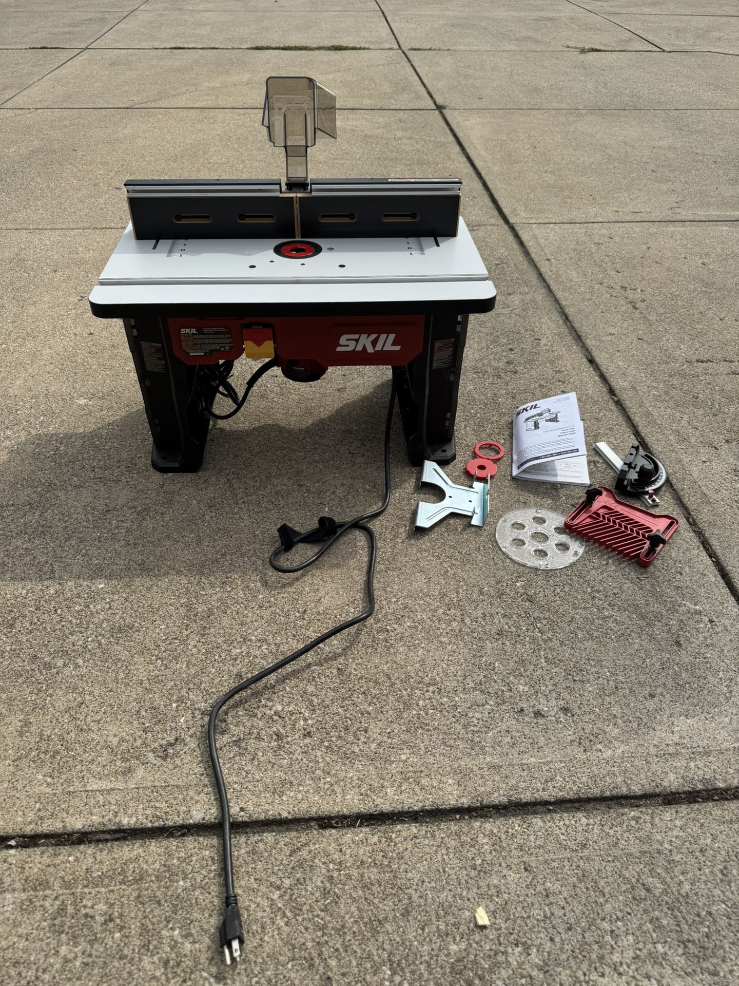 Skil 10 Amp Fixed Base Router And Router Table