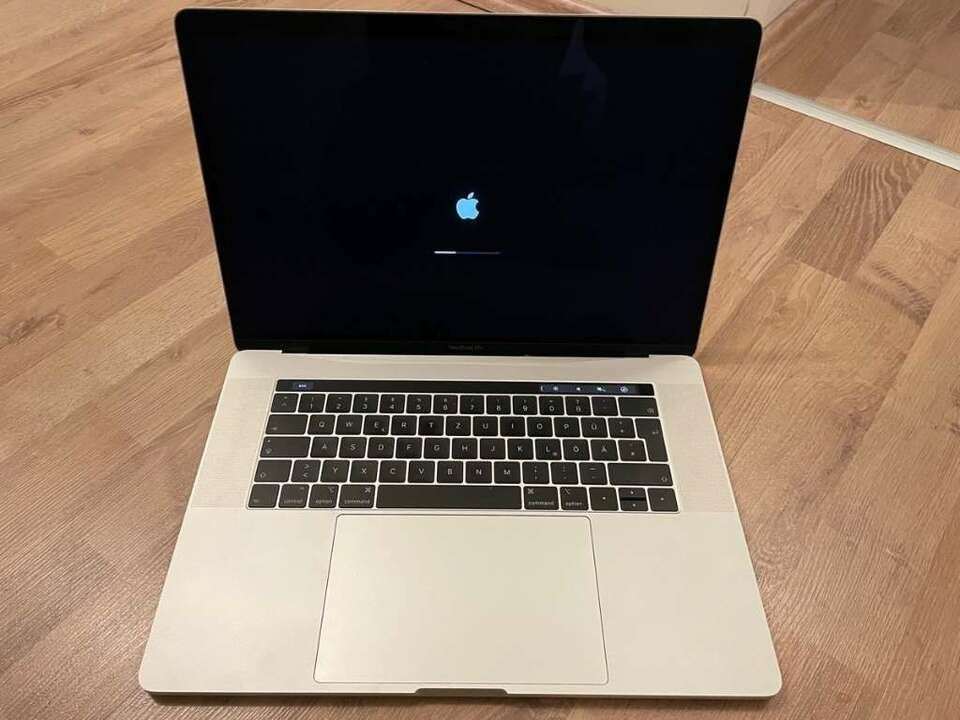 New Macbook (Financing Available) Same Day Pickup,New Products : American Fashion Style Bags On Sale