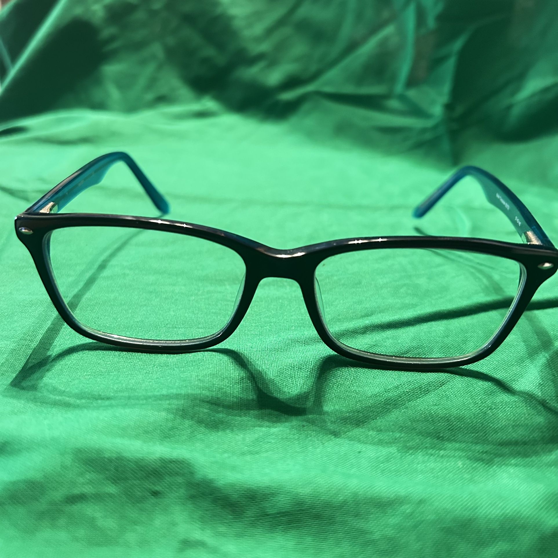 D-14. XOXO INSIDER 15-16-140 Eyeglasses