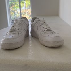 White Nike Air Forces