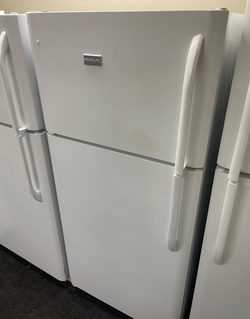 Frigidaire Top Freezer Fridge – White, clean & ready