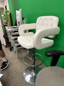 4 Swirl Bar Stools