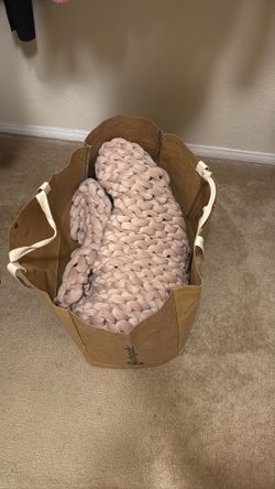 10 pound bearaby blanket with recyclable tote