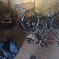 36 Volts 500 W Kit With The Battery Still Brand New The Fork Is Brand New The Crank Is Brand New And I'm Giving You All The Extra Parts You Have Every